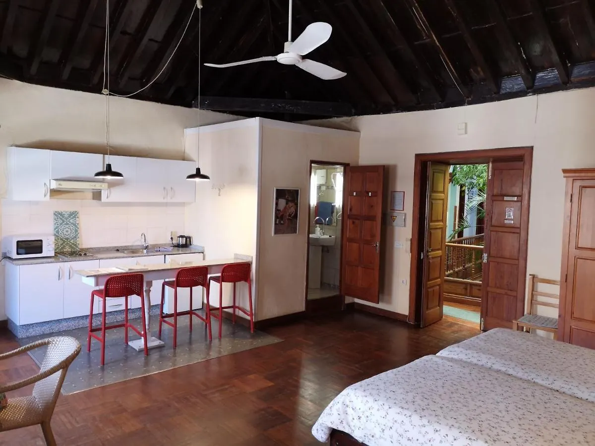 Apartamentos La Fuente Santa Cruz de la Palma  Spagna