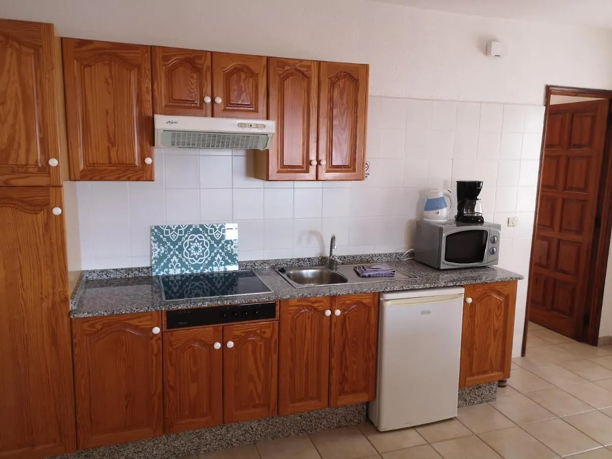 Apartamentos La Fuente Санта-Круз-де-ла-Пальма