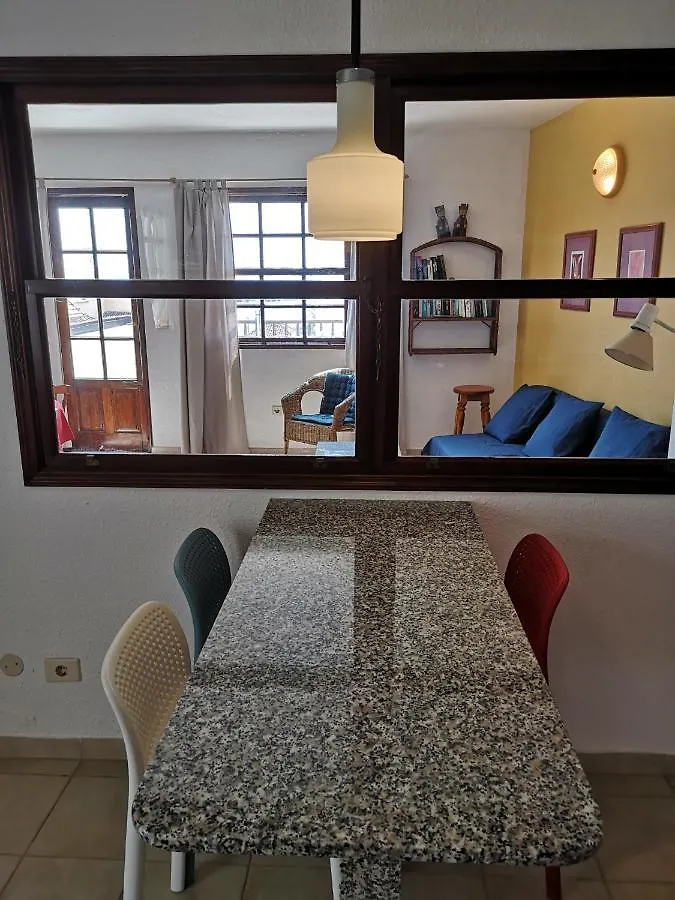 Апартаменты Apartamentos La Fuente Санта-Круз-де-ла-Пальма