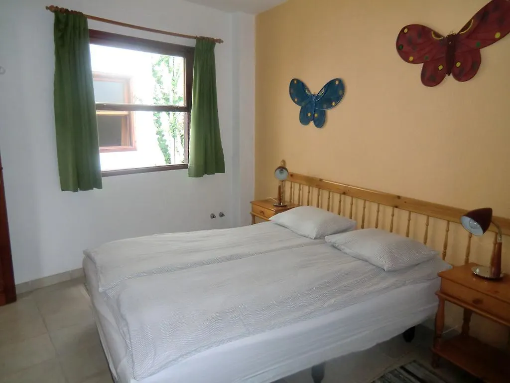 Апартаменты Apartamentos La Fuente Санта-Круз-де-ла-Пальма